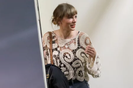 6 Crochet Tops for a Taylor Swift Inspired Fall Wardrobe